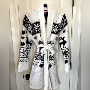 Betsey Johnson Winter Robe ~ Large